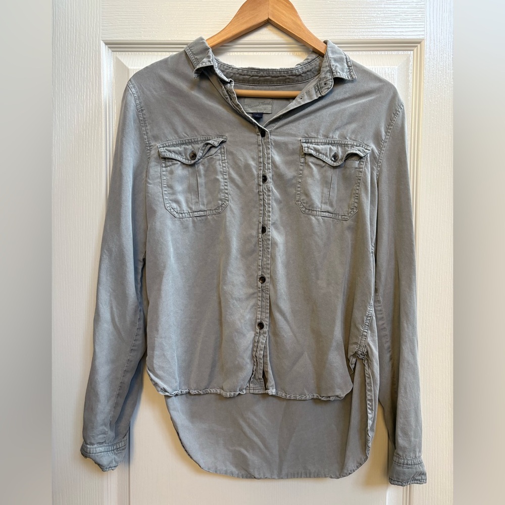 Universal Thread Light Gray Button Down Collared Shirt- Sz S